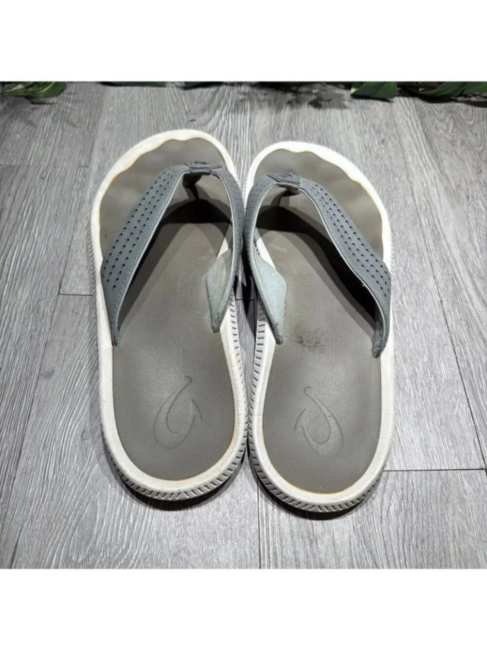 OluKai Ulele Sandals Mens Size 14 Gray Slip On Flip Flop Beach Casual Travel